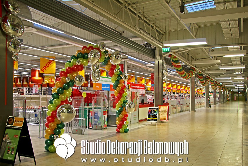 Dekoracje z balonów z okazji 8 jubileuszu Auchan Hetmańska 