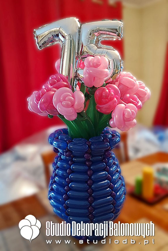 Urodzinowy bukiet kwiatów balonowych w wazonie