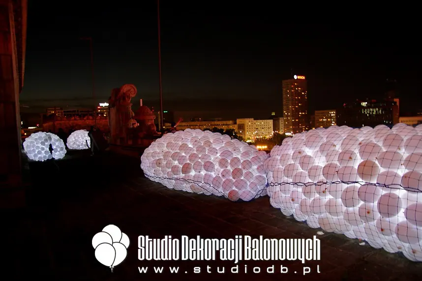 Balony przygotowane do wielkoskalowego efektu eventowego
